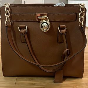 Brand new Michael Kors shoulder bag!!